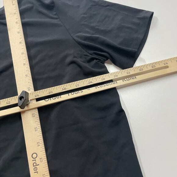 Fabletics Shirt Womens Medium Black Vivienne Split Back‎ Tee - Picture 8 of 8